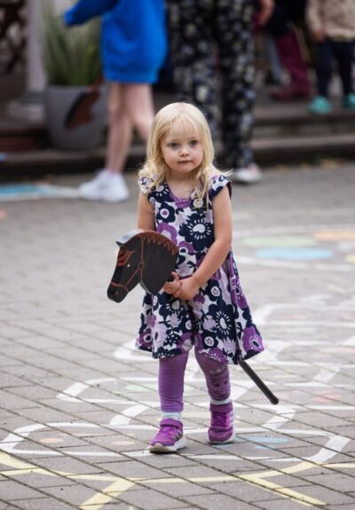 <b>CREATIVE ACTIVITIES FOR TODDLERS: </b>playing, music and art