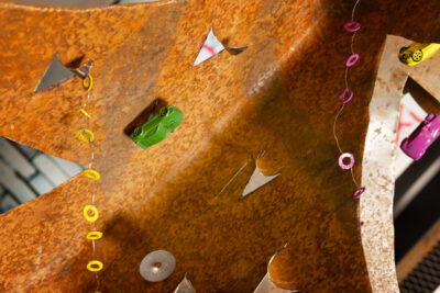 <B>Garaažikuusk näitusel „Garaaž. Гараж. Garage“</b><br>Tallinna rahvaste muuseumis