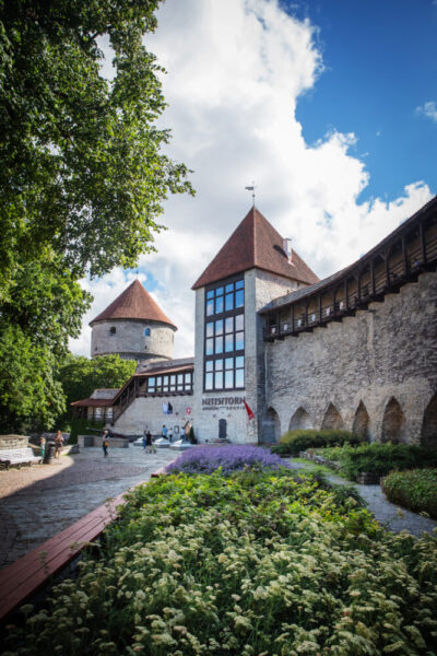 9. mai<br><b>Emadepäeva eelõhtu nostalgilises Neitsitornis ja muuminäitusel</b>