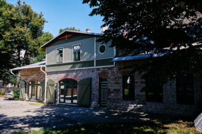 21. oktoober kell 18 <br> <b>venekeelne loeng „Garaaž on midagi enamat kui lihtsalt auto hoiukoht.“